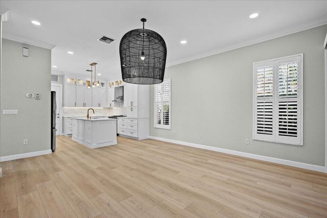 1062 Vintner Boulevard, Palm Beach Gardens, FL 33410