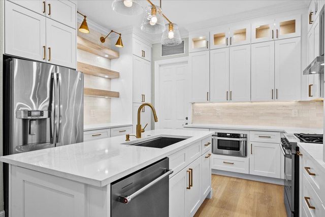 1062 Vintner Boulevard, Palm Beach Gardens, FL 33410