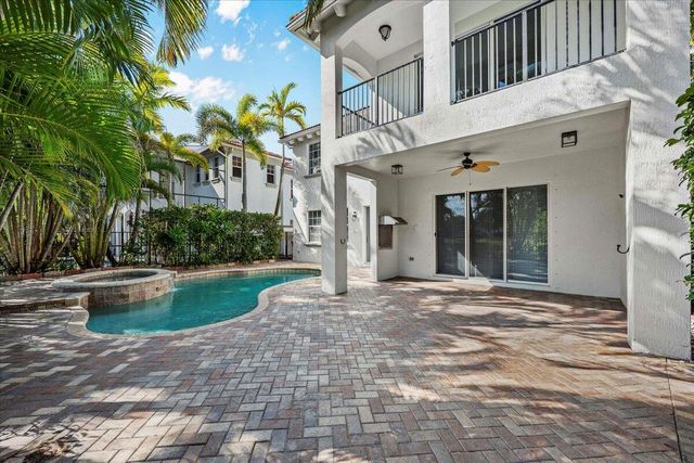 1062 Vintner Boulevard, Palm Beach Gardens, FL 33410