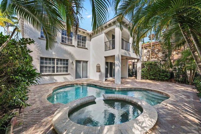 1062 Vintner Boulevard, Palm Beach Gardens, FL 33410