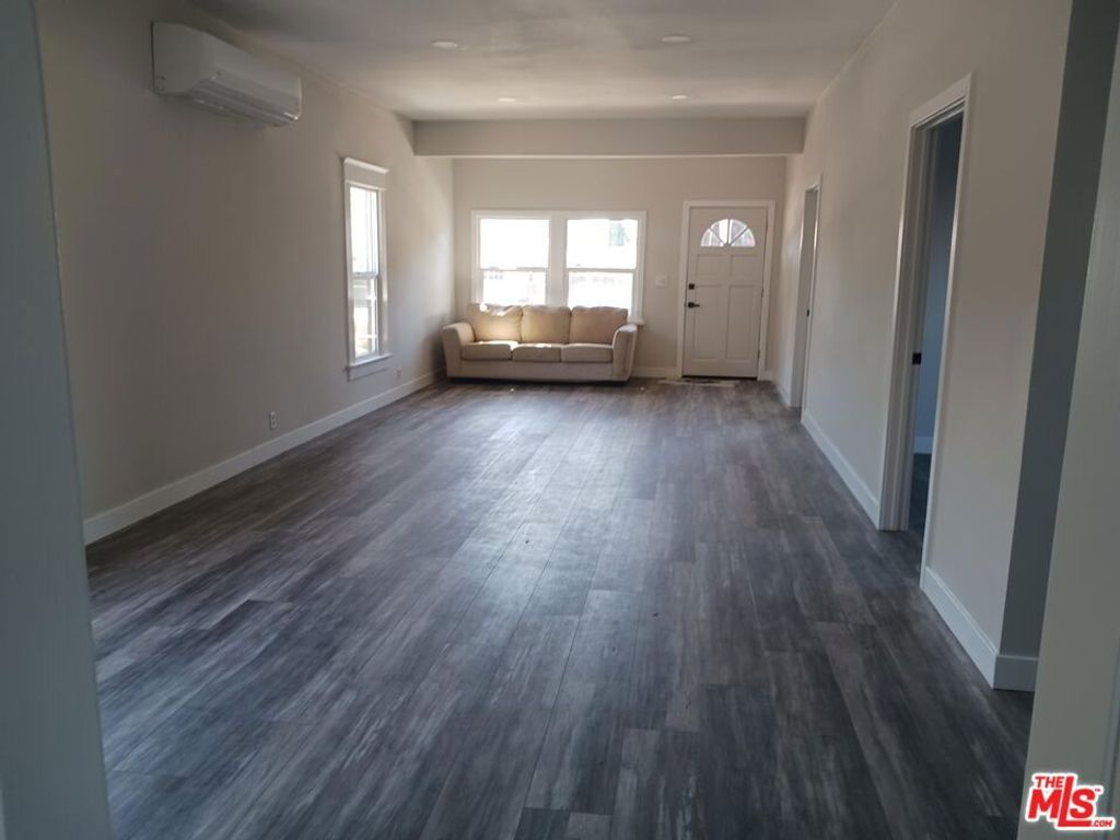 1017 S Washburn Avenue, Corona, CA 92882 — photo 2