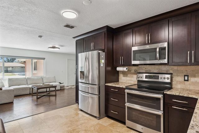 6812 TAMARIND CIRCLE, Orlando, FL 32819