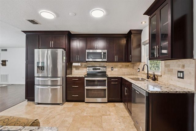 6812 TAMARIND CIRCLE, Orlando, FL 32819