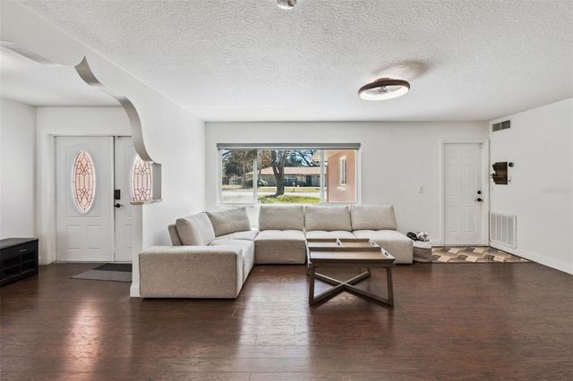 6812 TAMARIND CIRCLE, Orlando, FL 32819