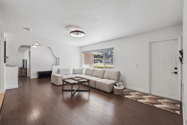 6812 TAMARIND CIRCLE, Orlando, FL 32819