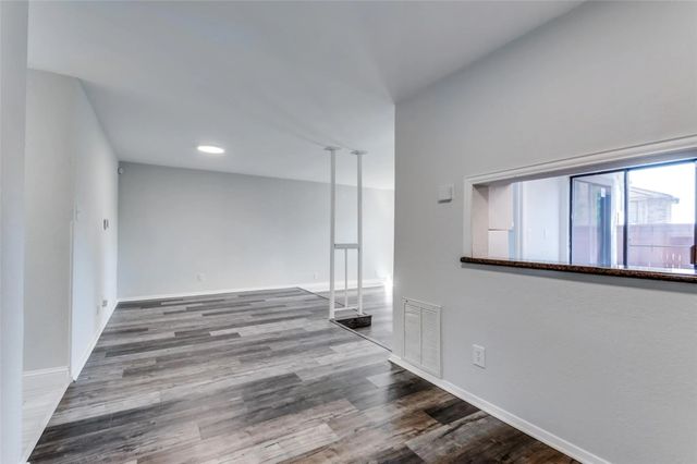 906 Turtle Cove 146, Irving, TX 75060
