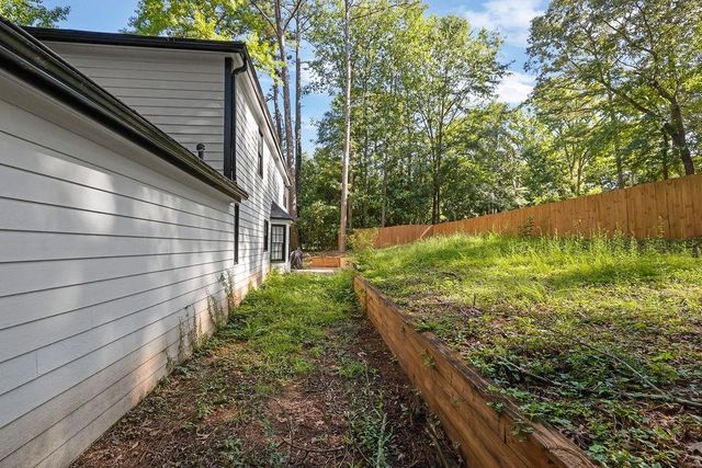 5052 Wind Point, Stone Mountain, GA 30088