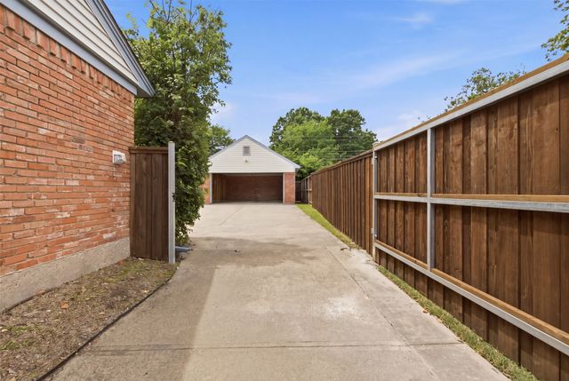 4419 Abrams Road, Dallas, TX 75214