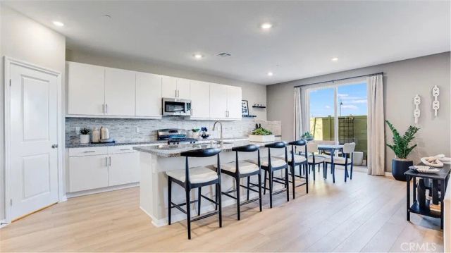 17613 Bassets Street, Hesperia, CA 92345