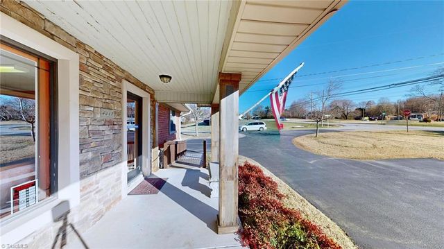4217 Meadowbrook View Road, Thomasville, NC 27360
