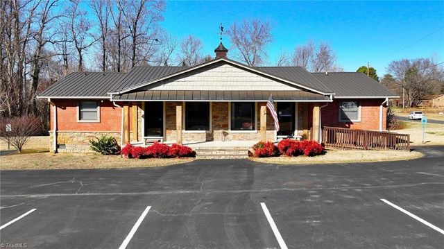4217 Meadowbrook View Road, Thomasville, NC 27360