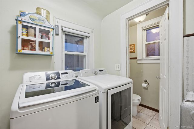 152 Rockaway Parkway, Valley Stream, NY 11580