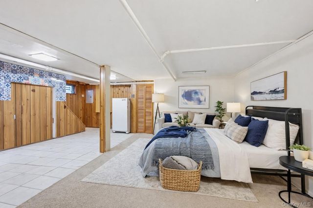 152 Rockaway Parkway, Valley Stream, NY 11580