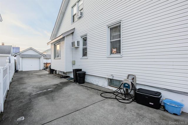 152 Rockaway Parkway, Valley Stream, NY 11580