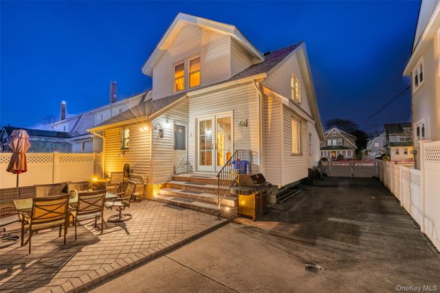 152 Rockaway Parkway, Valley Stream, NY 11580