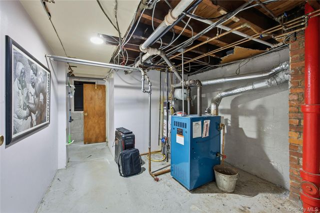 152 Rockaway Parkway, Valley Stream, NY 11580