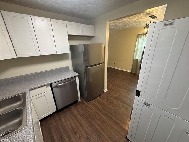 1211 3rd ST, Hampton, VA 23661