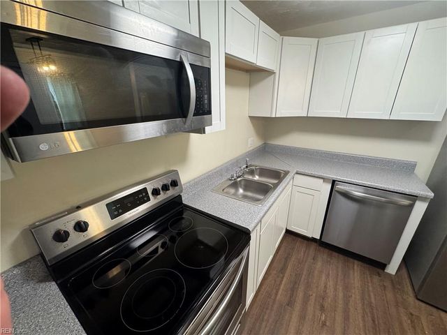 1211 3rd ST, Hampton, VA 23661