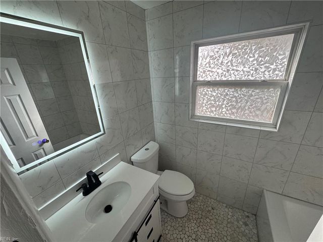 1211 3rd ST, Hampton, VA 23661