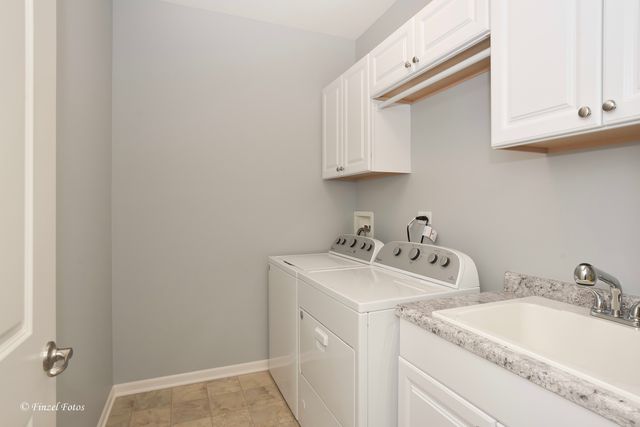 980 Prescott Lane, Pingree Grove, IL 60140