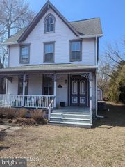 182 N MAIN STREET, Manahawkin, NJ 08050