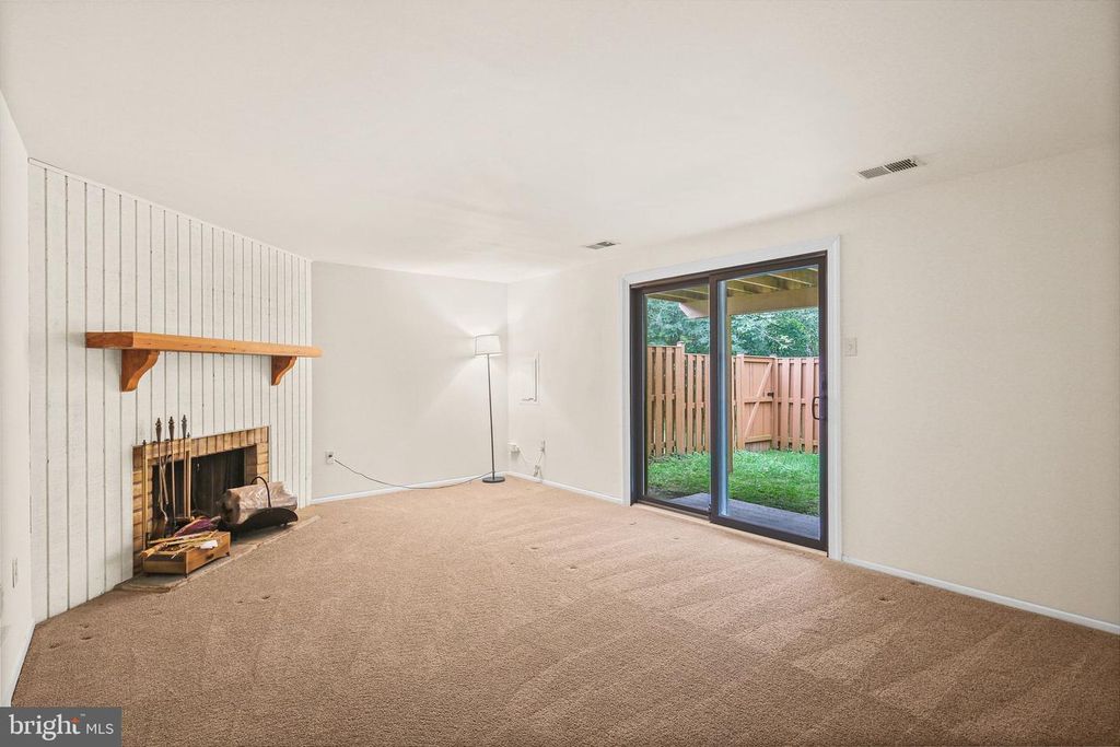 7411 HICKORY LOG CIR, Columbia, MD 21045