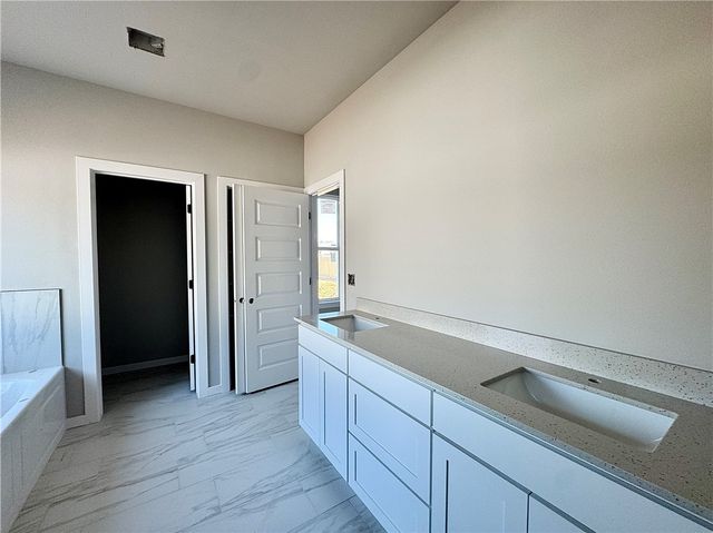 2754 Relaxation Avenue, Springdale, AR 72764