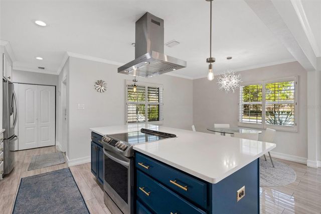 2914 W LAKE AVENUE, Tampa, FL 33607