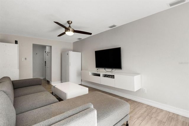 2914 W LAKE AVENUE, Tampa, FL 33607