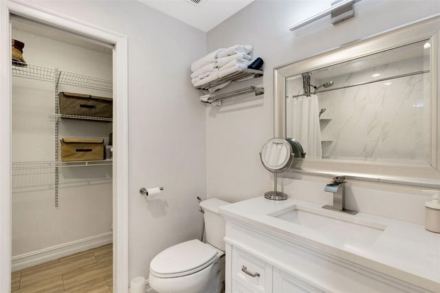 2914 W LAKE AVENUE, Tampa, FL 33607