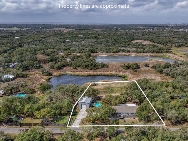 1511 Monkey Rd, Rockport, TX 78382