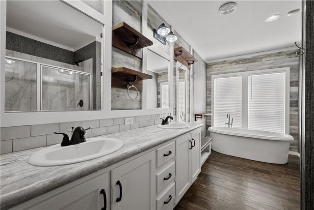 1511 Monkey Rd, Rockport, TX 78382