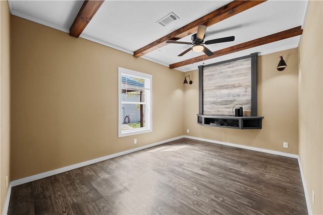 1511 Monkey Rd, Rockport, TX 78382