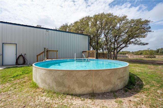 1511 Monkey Rd, Rockport, TX 78382