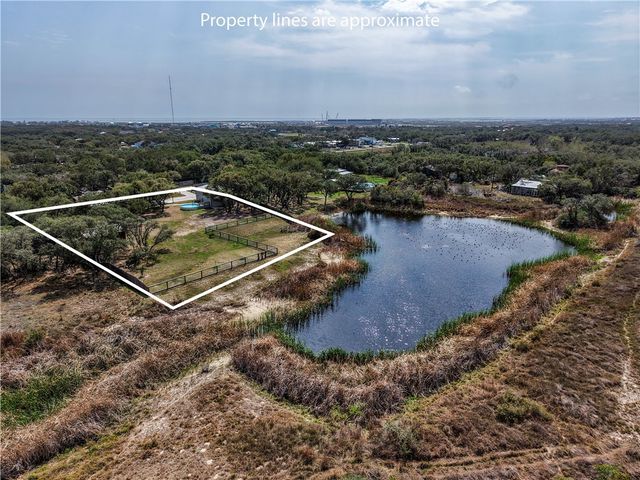 1511 Monkey Rd, Rockport, TX 78382