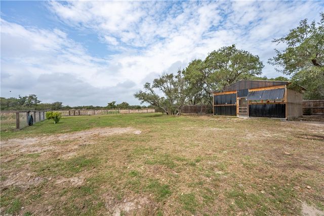 1511 Monkey Rd, Rockport, TX 78382