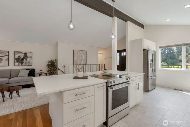 18804 64th Avenue NE, Kenmore, WA 98028
