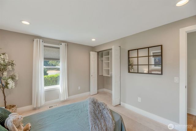 18804 64th Avenue NE, Kenmore, WA 98028