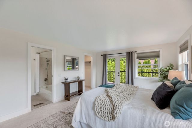 18804 64th Avenue NE, Kenmore, WA 98028