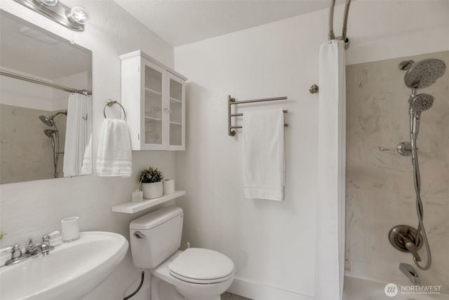18804 64th Avenue NE, Kenmore, WA 98028