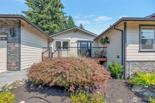 18804 64th Avenue NE, Kenmore, WA 98028