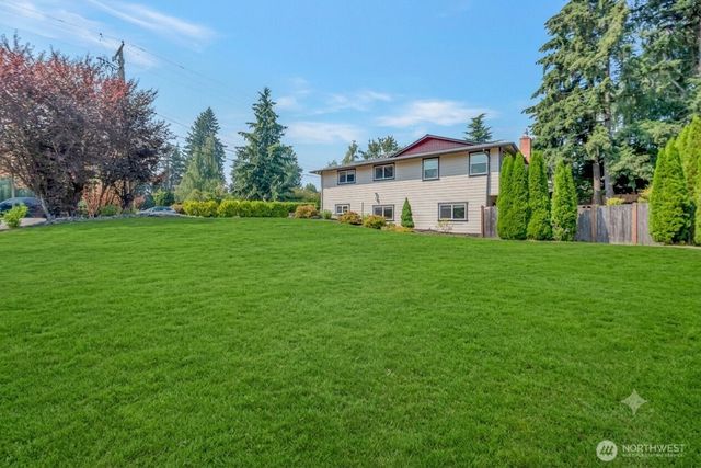 18804 64th Avenue NE, Kenmore, WA 98028