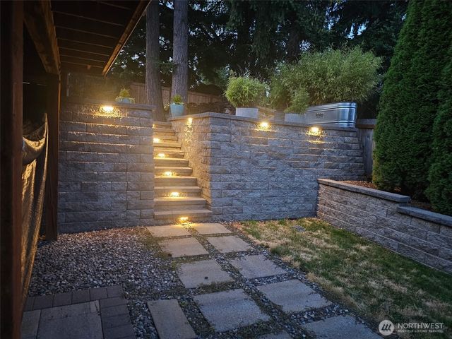 18804 64th Avenue NE, Kenmore, WA 98028