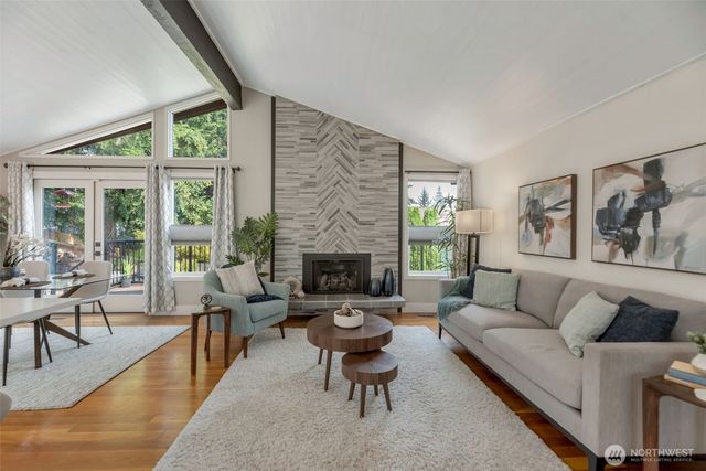 18804 64th Avenue NE, Kenmore, WA 98028
