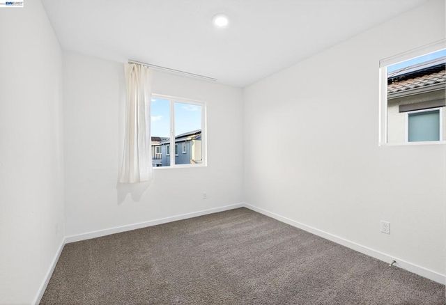 7000 Santa Venetia Pl, Roseville, CA 95747