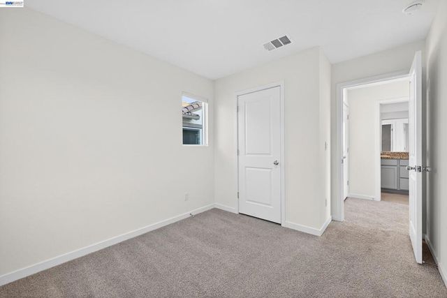7000 Santa Venetia Pl, Roseville, CA 95747