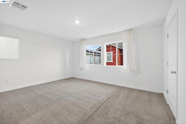 7000 Santa Venetia Pl, Roseville, CA 95747
