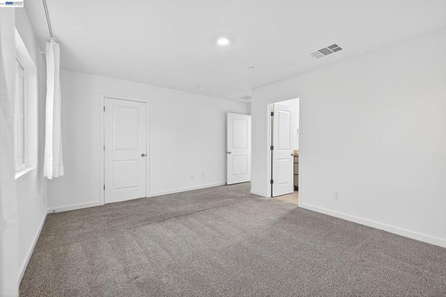 7000 Santa Venetia Pl, Roseville, CA 95747