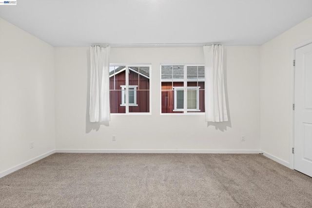 7000 Santa Venetia Pl, Roseville, CA 95747