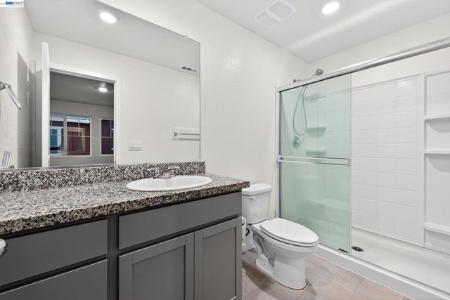 7000 Santa Venetia Pl, Roseville, CA 95747